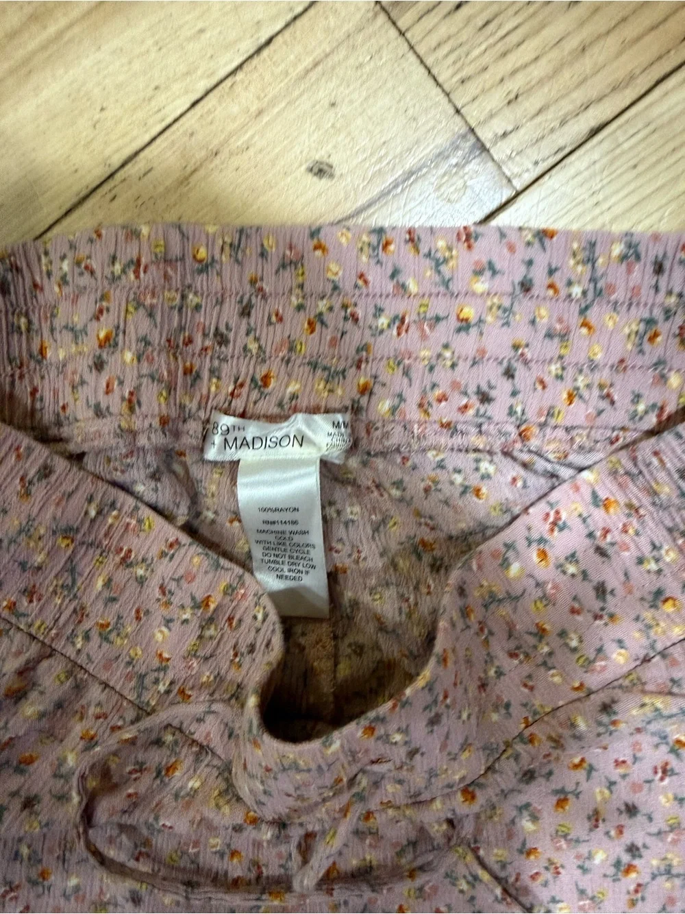 89th & Madison Lilac Floral Pull-On Lounge Pants Size Medium - Picture 2 of 3